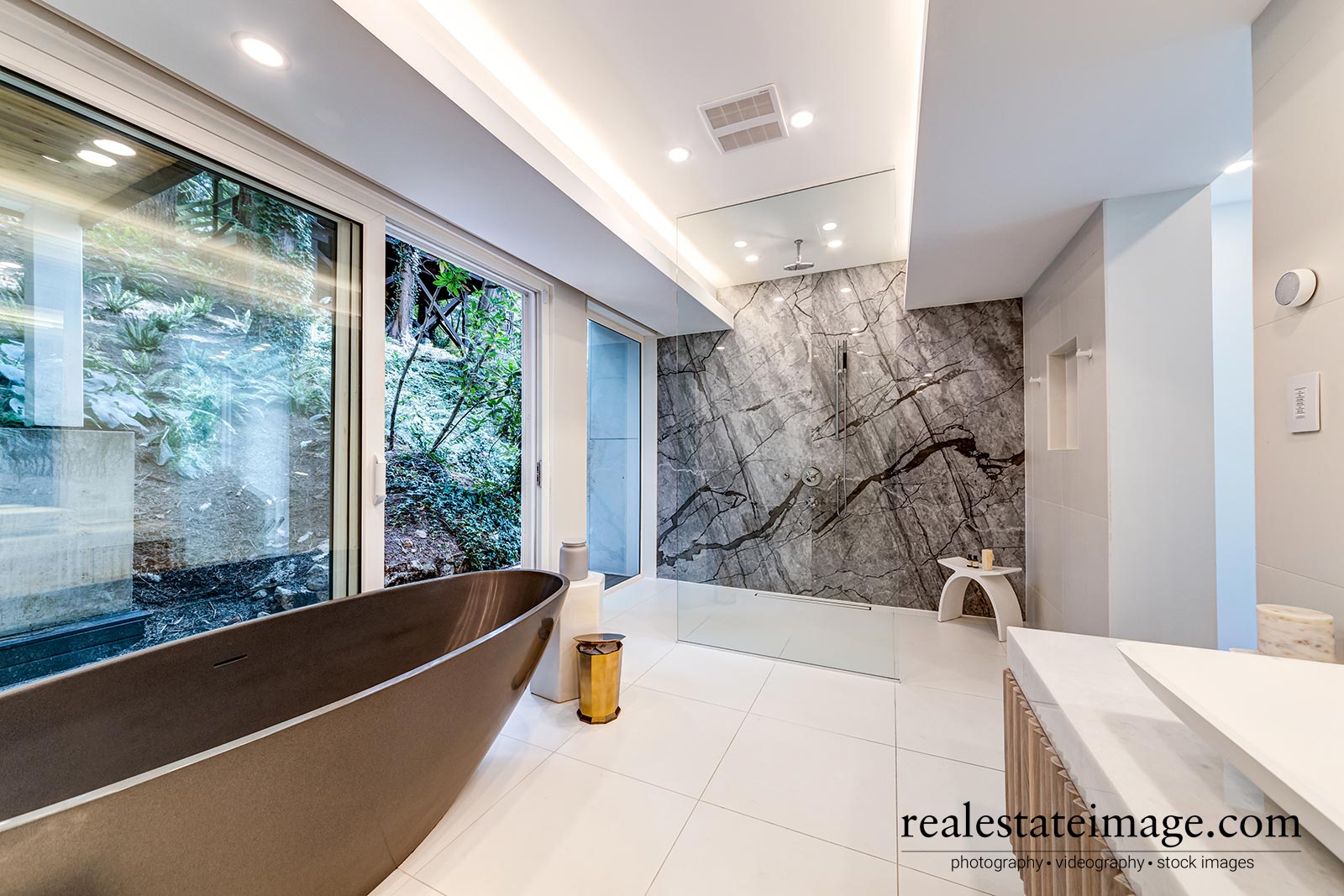 realestateimage.com bathrooms